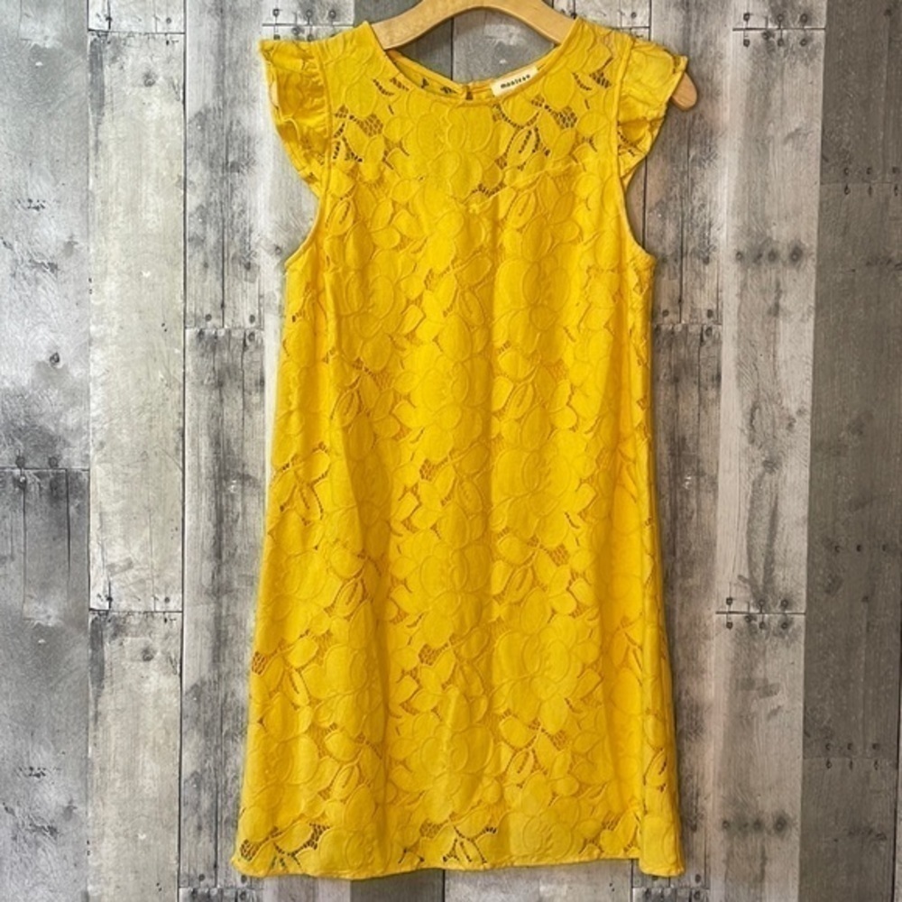 𝅺MONTEAU golden yellow flutter cap‎ sleeve dress. Fully lined. Size medium. EUC
